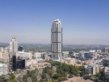 Gruppo Cosentino: le superfici Dekton® e Silestone® rivestono la Torre Leonardo di Johannesburg, l’edificio più alto del Sudafrica