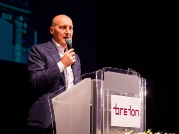 Breton presenta il nuovo marchio e crea servizi personalizzati per migliorare le performance di business delle smart-factory