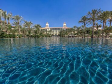 La piscina di 8.000 m² dell’Hotel Lopesan Costa Meloneras Resort & Spa (Gran Canaria) in Spagna è stata riportata a nuovo splendore grazie alla professionalità e ai prodotti di Fila Solutions