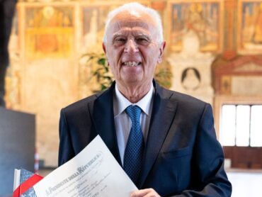 Beniamino Pettenon, Presidente di FILA è stato insignito dell’onorificenza di Cavaliere “Al merito della Repubblica Italiana”.