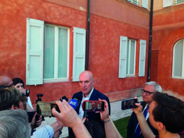 L’industria ceramica italiana nel 2025 fattura 7,5 miliardi di euro con 242 imprese e oltre 25.500 addetti diretti